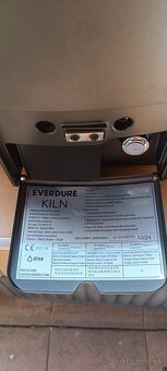 Pec na pizzu Everdure KILN 2 - 4
