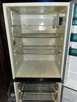 Chladnička s mrazničkou – funkčná - 4