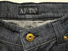 Dámske,kvalitné džínsy Giorgio ARMANI - veľkosť 28 - 4