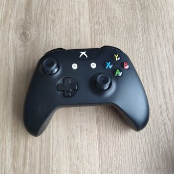 Xbox One S 500GB + Ovládač - 4