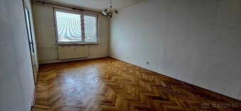 Predám 2-izbový byt v centre Topoľčian – 64 m², balkón, výťa - 4