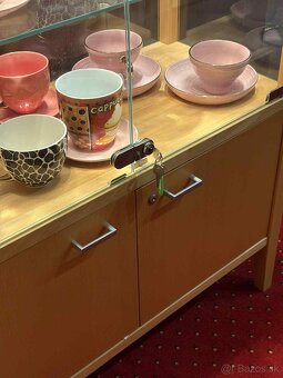 Kuchynská skriňa s osvetlením - 4