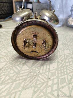 Retro budík plne funkčný - 4