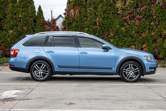 Škoda Octavia Combi 2.0 TDI Elegance/Style 4x4 DSG - 4