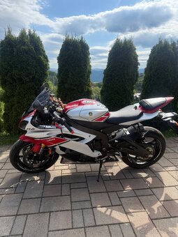Yamaha R6 - 4