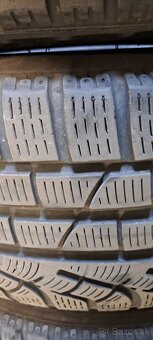Predám 4ks jazdené zimné 235/45r18-98V Pirelli - 4