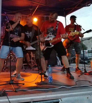 Hľadáme gitaristu - 4
