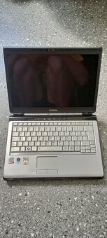 Toshiba satellite U300-154 - 4