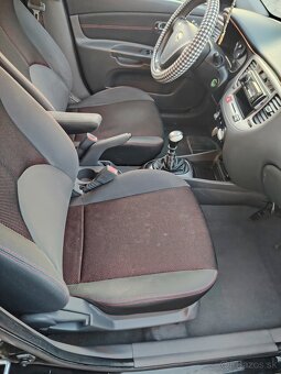 Kia Rio - 4