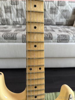 Predám Fender Yngwie Malmsteen Stratocaster 2010 - 4