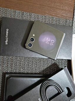 Samsung Z FLIP 5 - 4