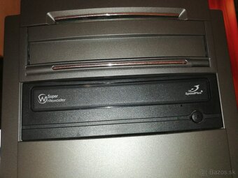 PC Intel Pentium DualCore. 2 X 250 GB. 4 GB. Windows 7. - 4