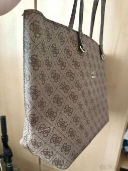 Guess originál kabelka - veľká hnedá - 4