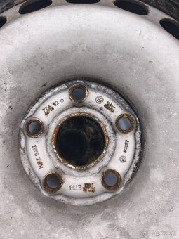 Plechové disky r16 5x112 ET33 + zimné pneu - 4