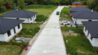 SKVELÁ CENA NOVOSTAVBA 100 M2 BUNGALOV 4+1 TYP 1 S POTOKO - 4