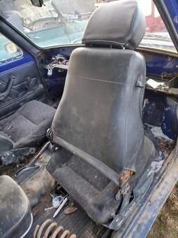 Lada niva  predné sedačky - 4