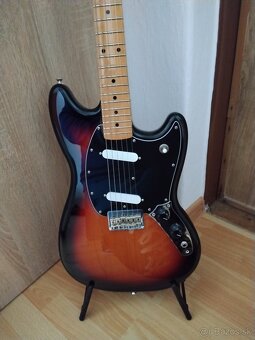 Fender Mustang - 4