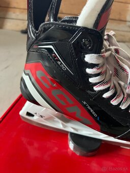 Predám korčule CCM Jetspeed FT670 SR - 4