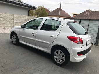 Peugeot 206+ 1.4 legend - 4
