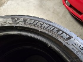 4x Letné pneu 235/45r18 - 4