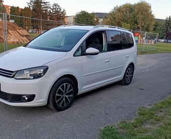 Volkswagen Touran 1.6 TDI BlueMotion - 4