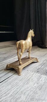 Antik mosadzná dekoracia koňa 17cm x 17 cm - 4
