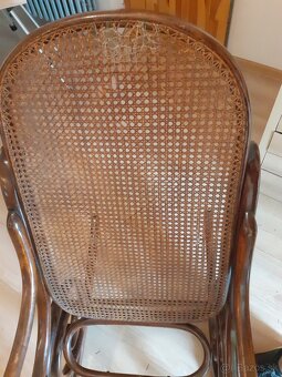 Predám hojdacie kreslo neznačené thonet - 4