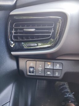 KIA STONIC r.2018 - 4