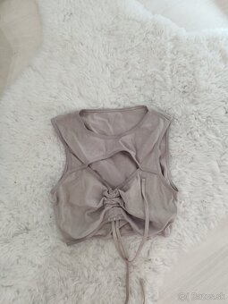 Krásne elastické tricko - 4