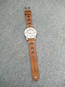 Mechanické naťahovacie hodinky, jedinečný dizajn - 4