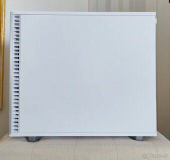 Predám PC skrinku Fractal Design Define 7 White TG - 4