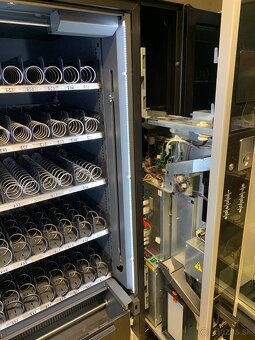 Predám predajný automat Vendo Sanden SM8 s výťahom - 4