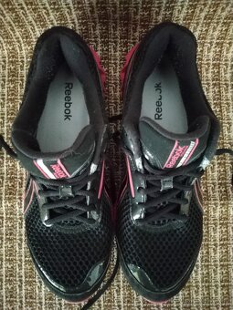 Dámske botasky a šiltovka Reebok - 4