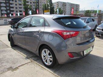Hyundai i30 1.6 CRDi DOHC 16V Family - 4