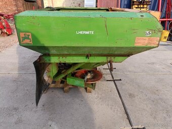 1500L Rozmetadlo AMAZONE ZA-U 1500 (hydraulické ovládání) - 4