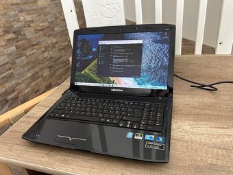 Medion Akoya P6622-15,6"HD/Intel i3/4gb ram/Nvidia gt 310m - 4