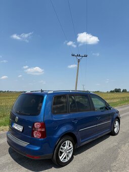 Volkswagen Touran - 4