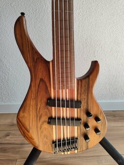 Harley Benton HBZ-2005FL NT - 5 strunová bezpražcová basa - 4