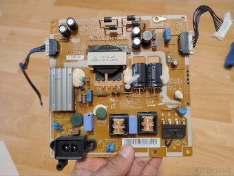 Samsung UE32H5030 suciastky - 4