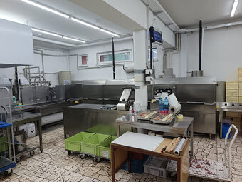 Tunelová umývačka riadu Zanussi RT 270 HD E - 4