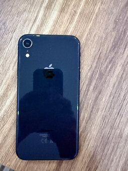 Predám Iphone XR - 4