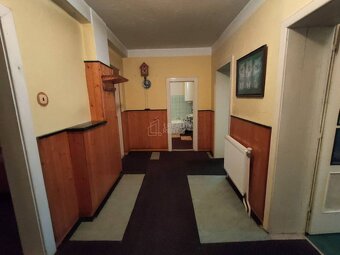 Predaj: Rodinný dom so záhradou a možnosťou ďalšej stavby v - 4