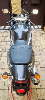 Suzuki GSX-R 600 Srad - 4