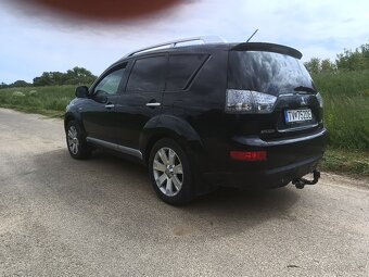 7 miestne Mitsubishi Outlander 2.4 benzín plyn LPG 4x4 - 4