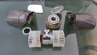 Predám: Kapotu Opel Omega A typ - 4