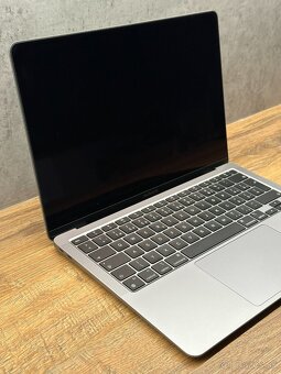 Apple MacBook Air 13" 256GB / M1 (2020) - 4