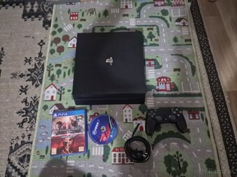 Playstation 4 pro 1 TB - 4
