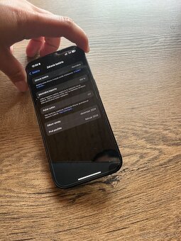 Apple iPhone 16 - 4