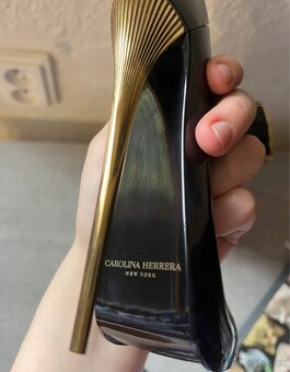 voňavka Carolina Herrera Good girl perfume - 4