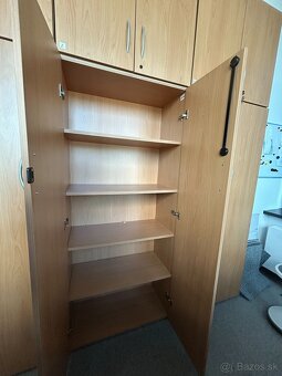 Darujem za odvoz kancelárske skrine - 4